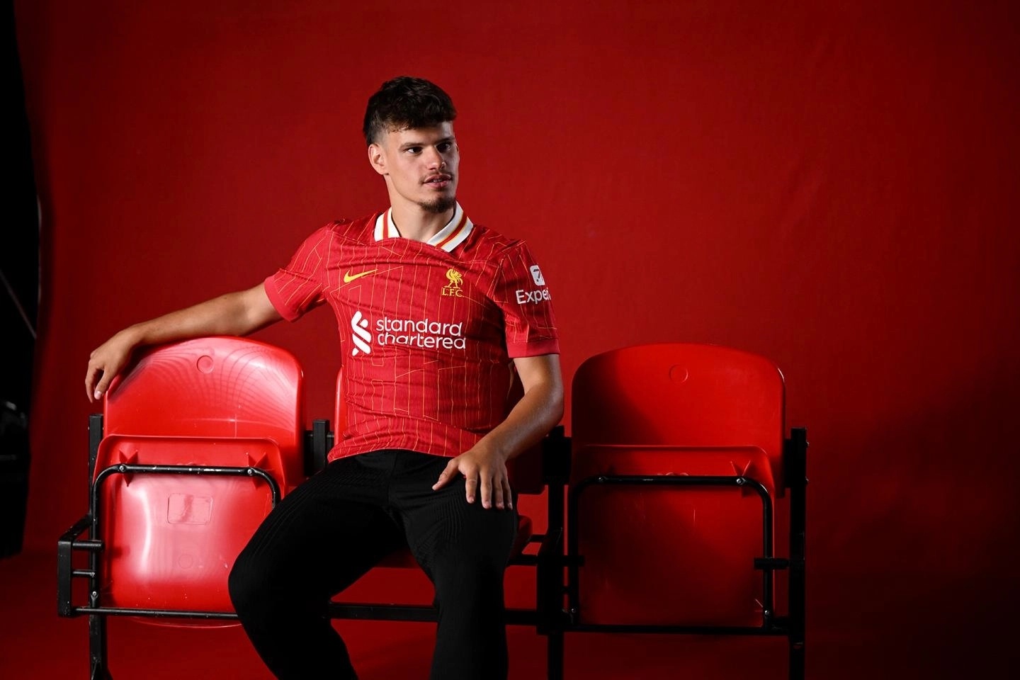 利物浦后卫, 育的采访 利物浦后卫, 育的采访