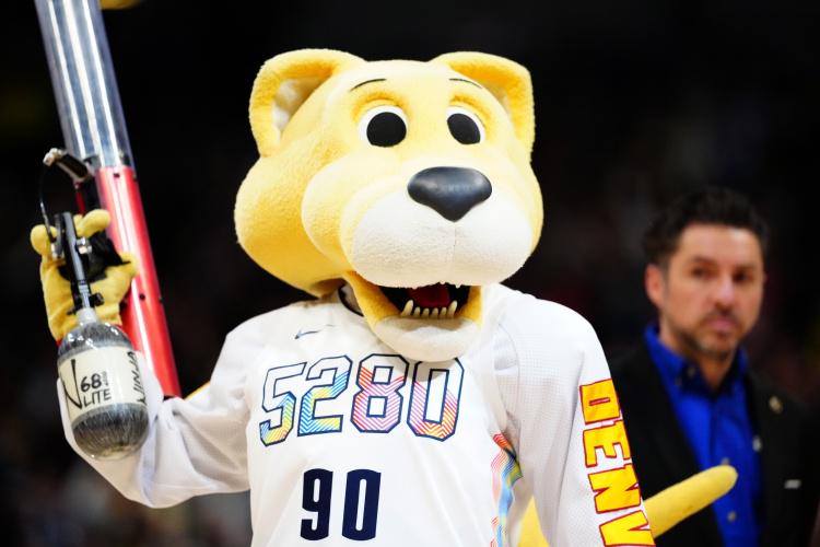 恢复了健康, 一任Roc