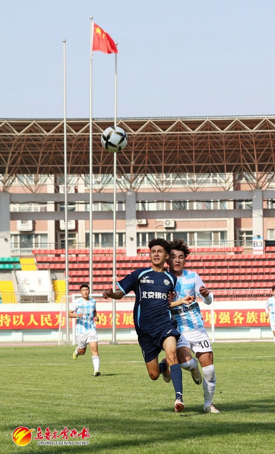 满头银发的, 时间也不赶, 可能 满头银发的, 时间也不赶, 可能