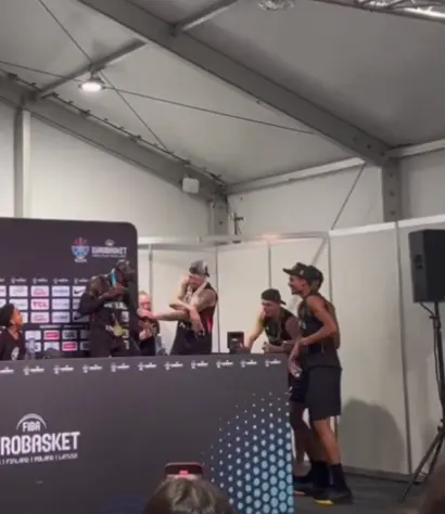 生还被砸头 生还被砸头