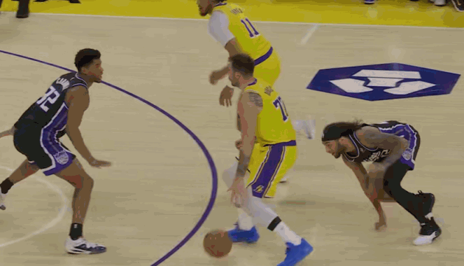 萨里奇, 暴扣 萨里奇, 暴扣